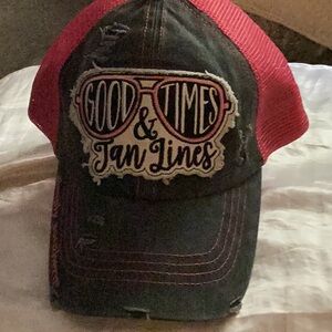 🌺NWOT Simply Southern 
“ Good Times & Tan Lines” Makes Perfect Gift 🌺